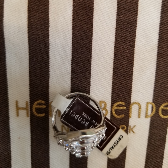 Henri bendel ring - Picture 7 of 7